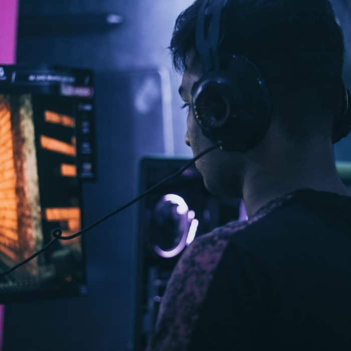 gamer coach on computer